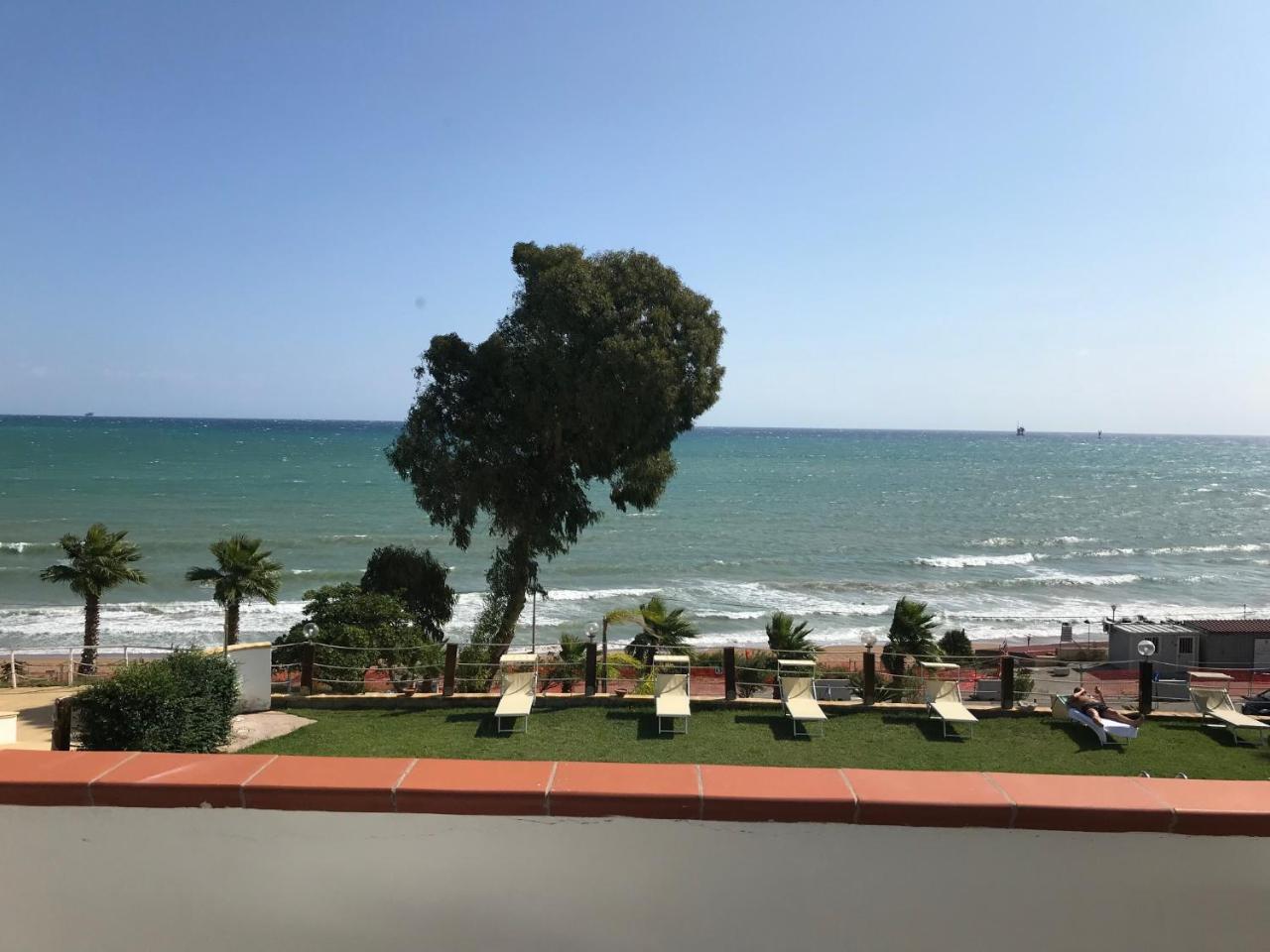 Hotel Cicasub Crotone Exterior foto